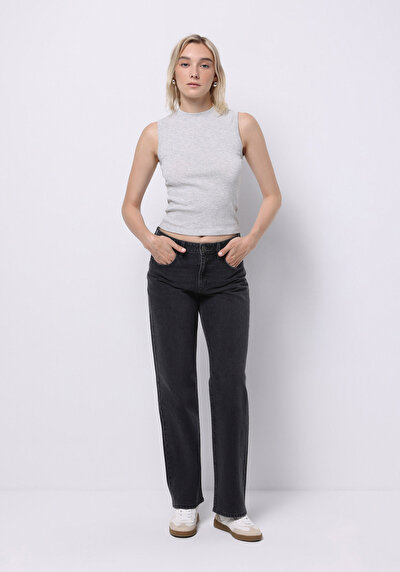 صورة من أسود للنساء بناطيل