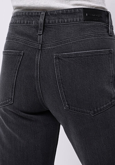 اعرض التفاصيل لـ أسود للنساء بناطيل