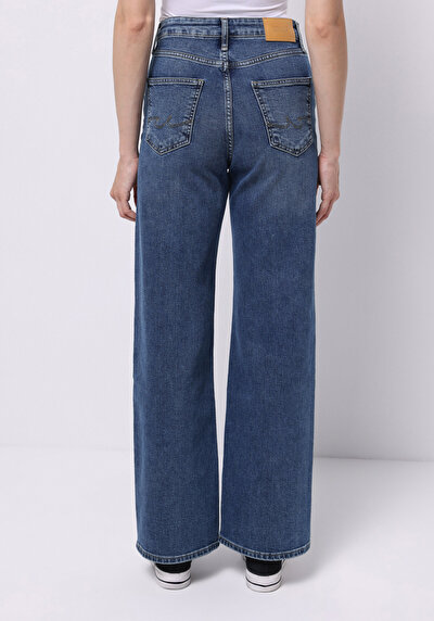 صورة من أزرق للنساء بناطيل