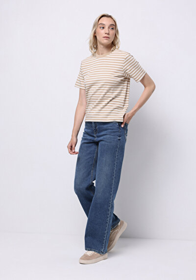 صورة من بيج للنساء تي شيرت بأكمام قصيرة