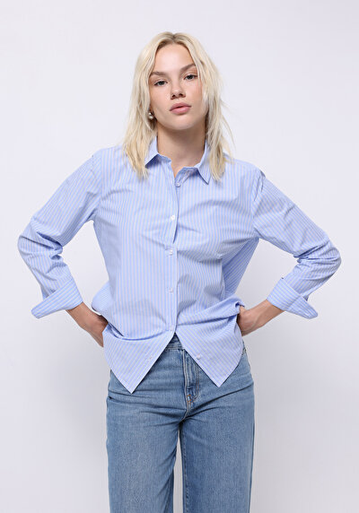 صورة من أزرق للنساء قميص  كم طويل