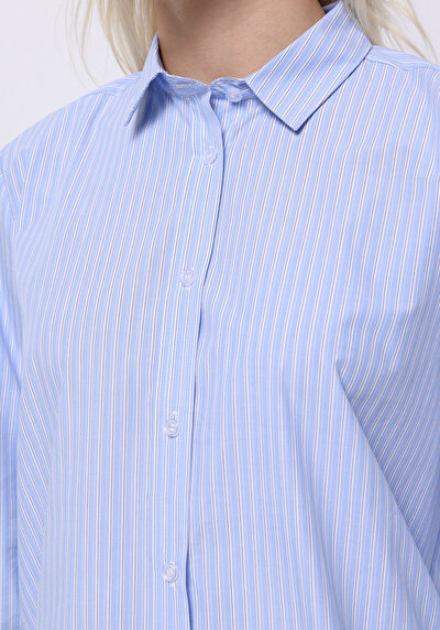 صورة من أزرق للنساء قميص كم طويل