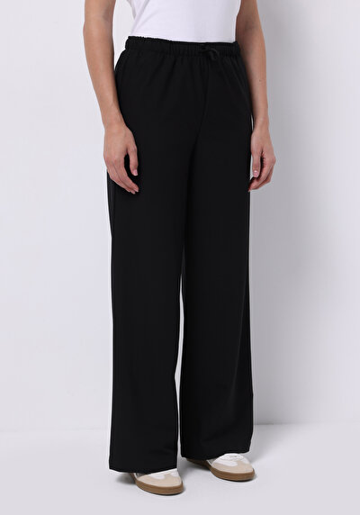 صورة من أسود للنساء بناطيل