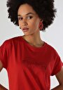 thumb-اعرض التفاصيل لـ أحمر للنساء تي شيرت بأكمام قصيرة